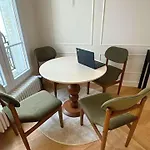 4P 1BR - Fully Renovated with AC - Champs-Elysées